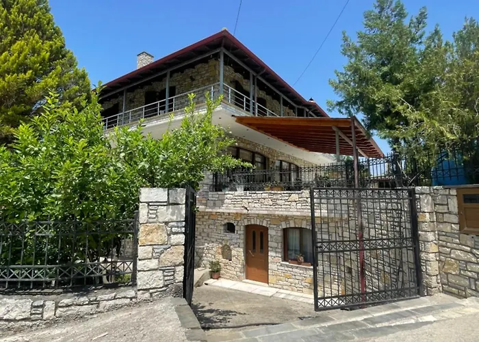 Apartment Stone House Berat Dushnik