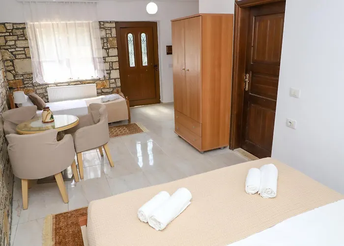 Stone House Berat Apartment