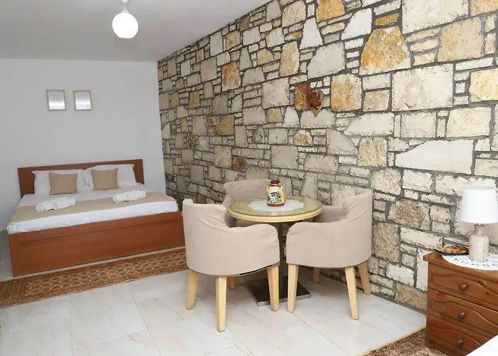 Apartment Stone House Berat *