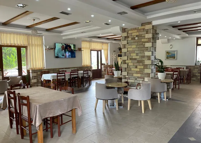 Apartment Stone House Berat Dushnik