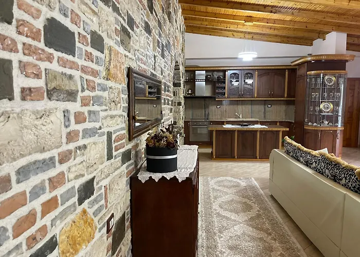 Stone House Berat Dushnik