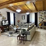아파트 Stone House Berat