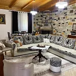 Stone House Berat 아파트