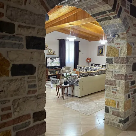 Stone House Berat *