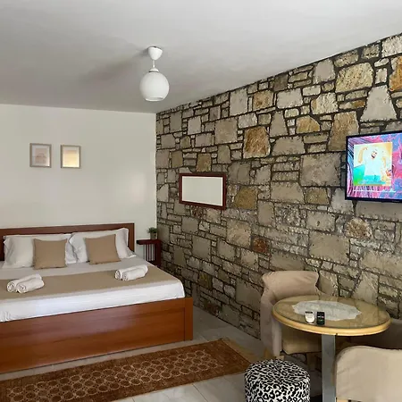 Stone House Berat Dushnik