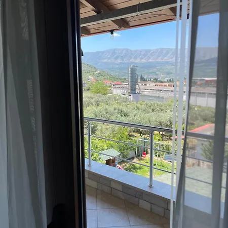 Stone House Berat Apartamento