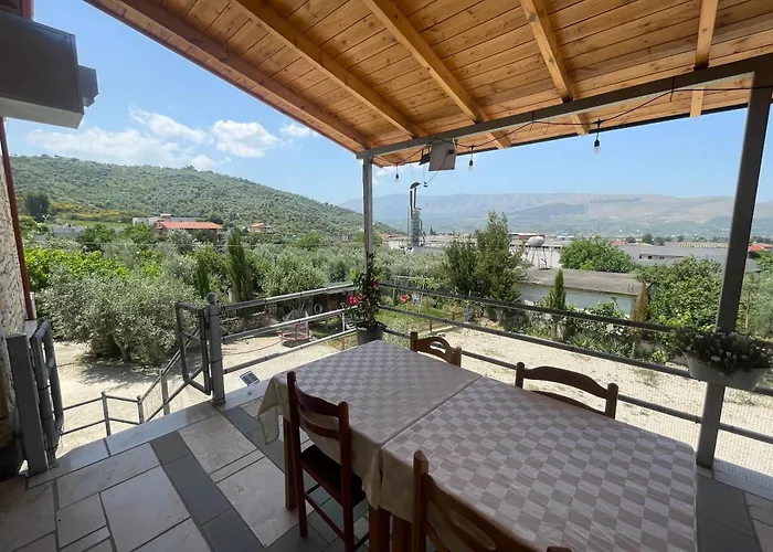 Stone House Berat Daire