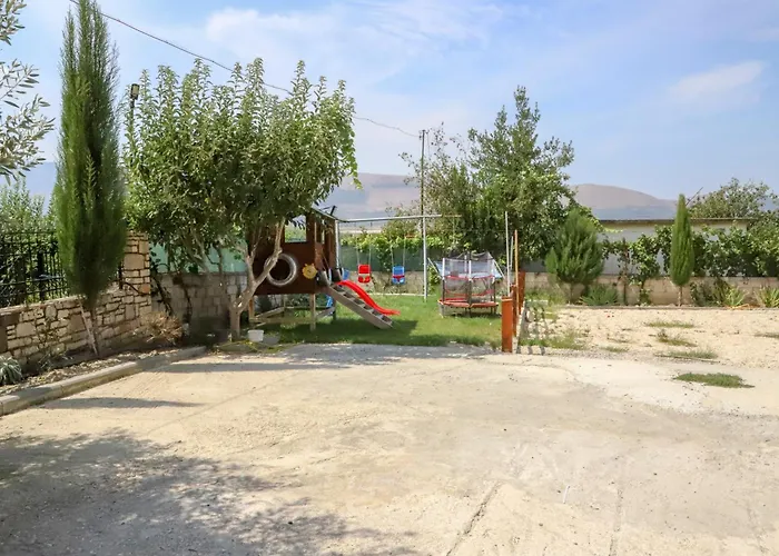 Daire Stone House Berat Dushnik